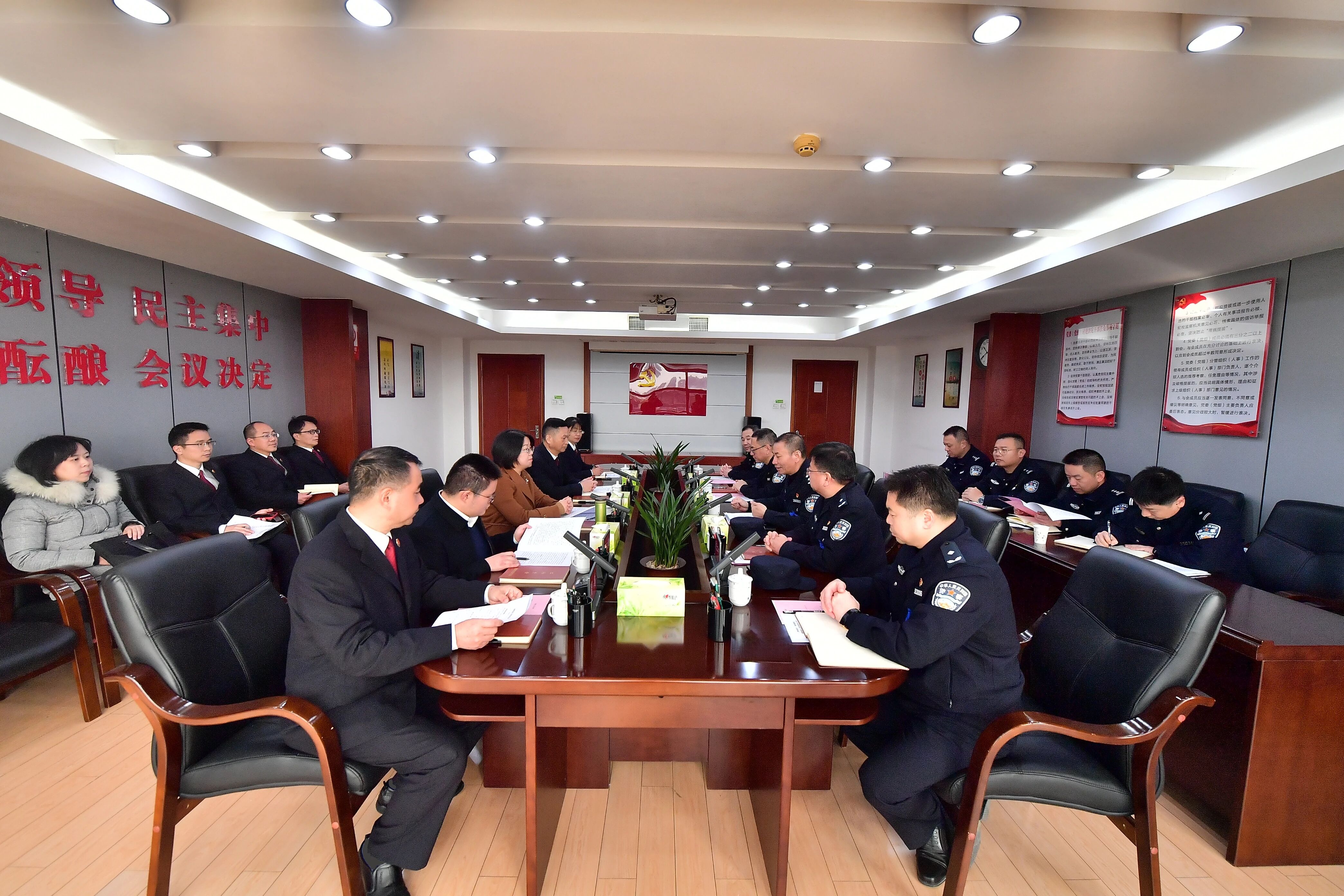 �����м��Ժ�����鸰��ɽ�������Ժ�����ݼ������в���չ��ǰ��ȫ�������